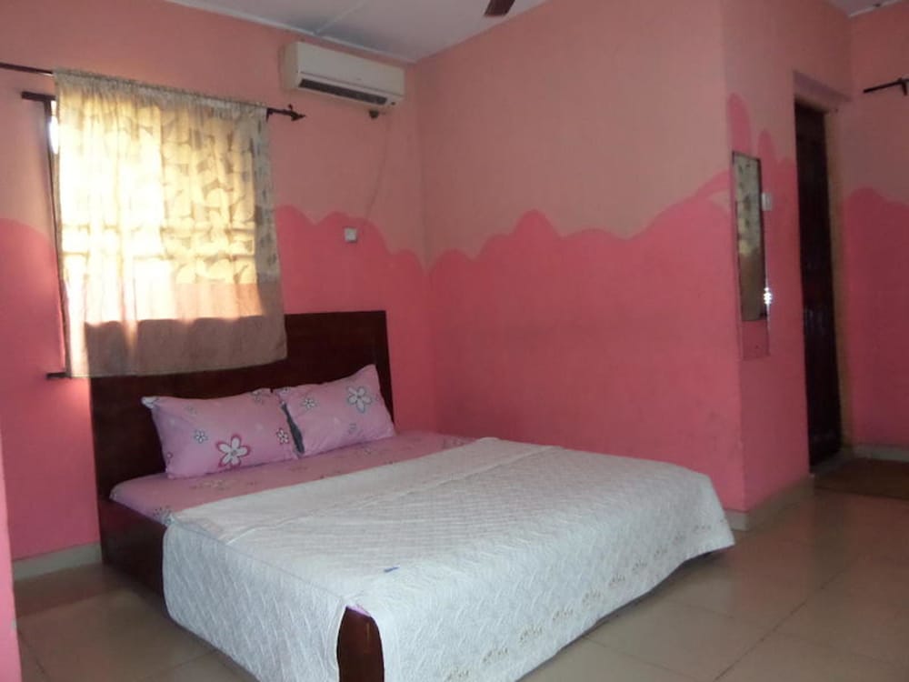 Фото Phadis Hotel