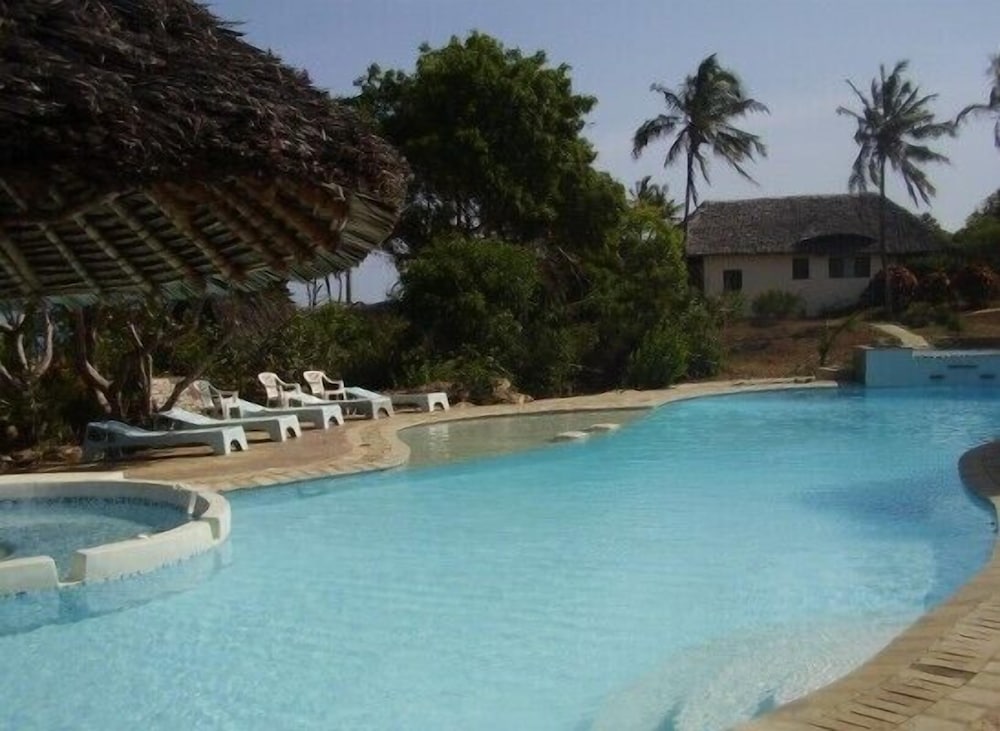 Фото HillPark Hotel - Tiwi Beach