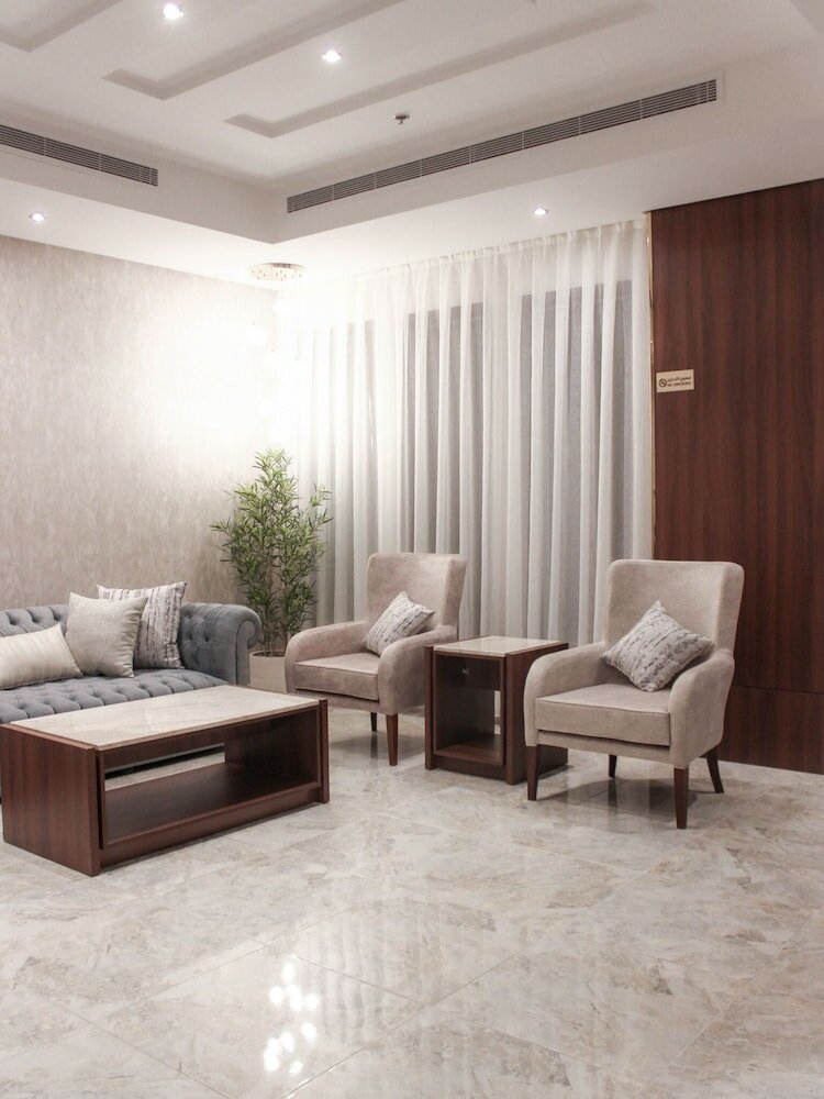 Фото Level Nine Hotel