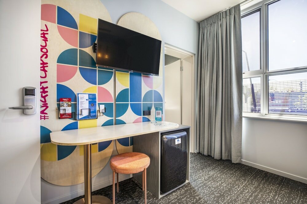 Фото Royal Hotel by Nightcap Social