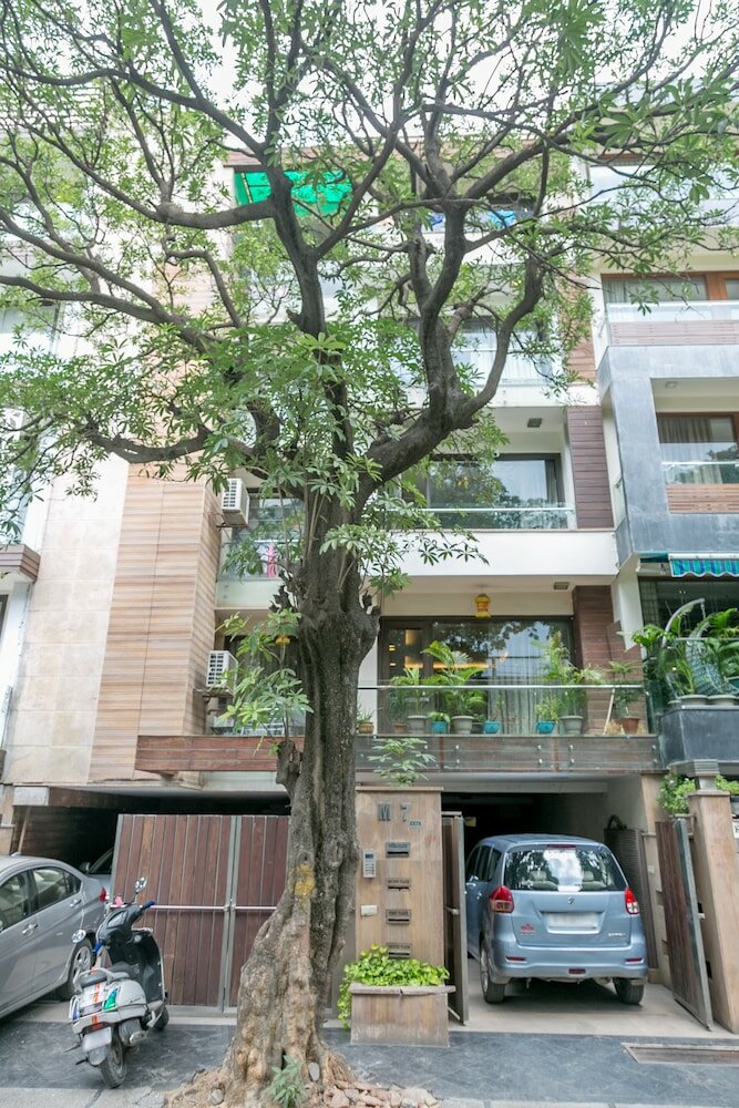 Фото Under My Roof Green Park