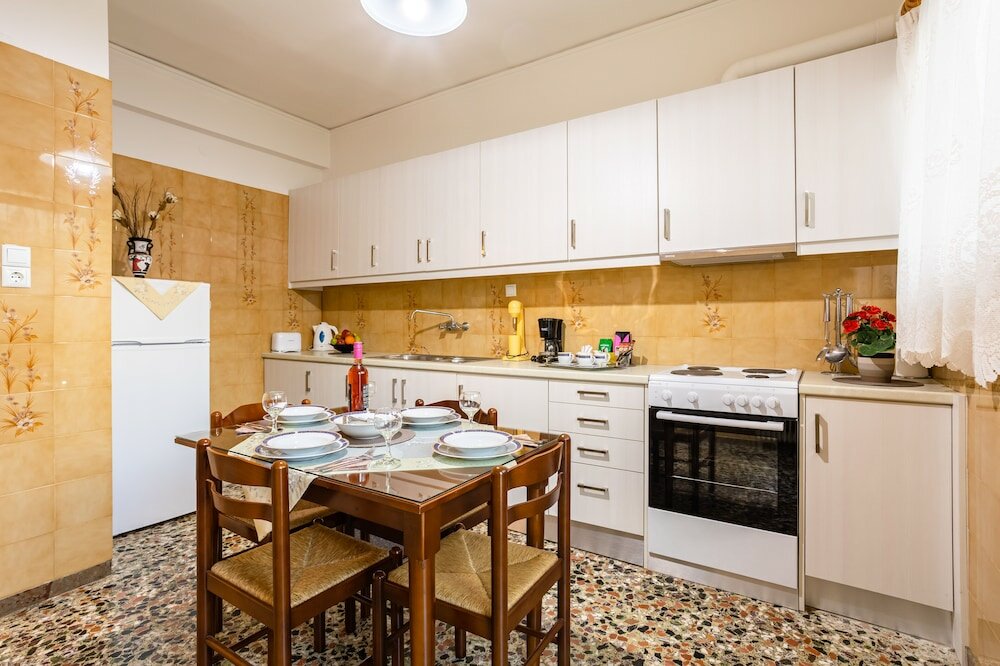 Фото Seaside Family Haven - Avia's Spacious Getaway