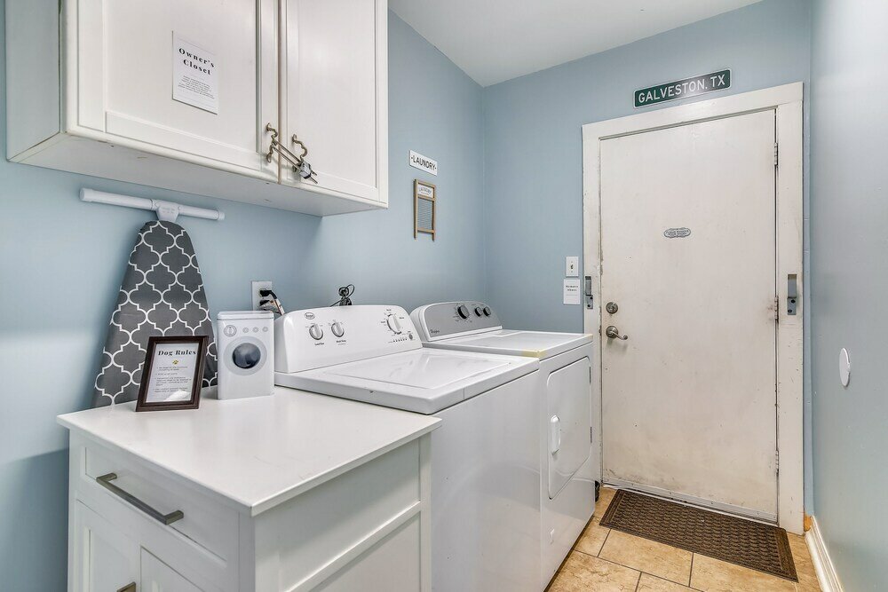 Фото A Bended Oak Bungalow