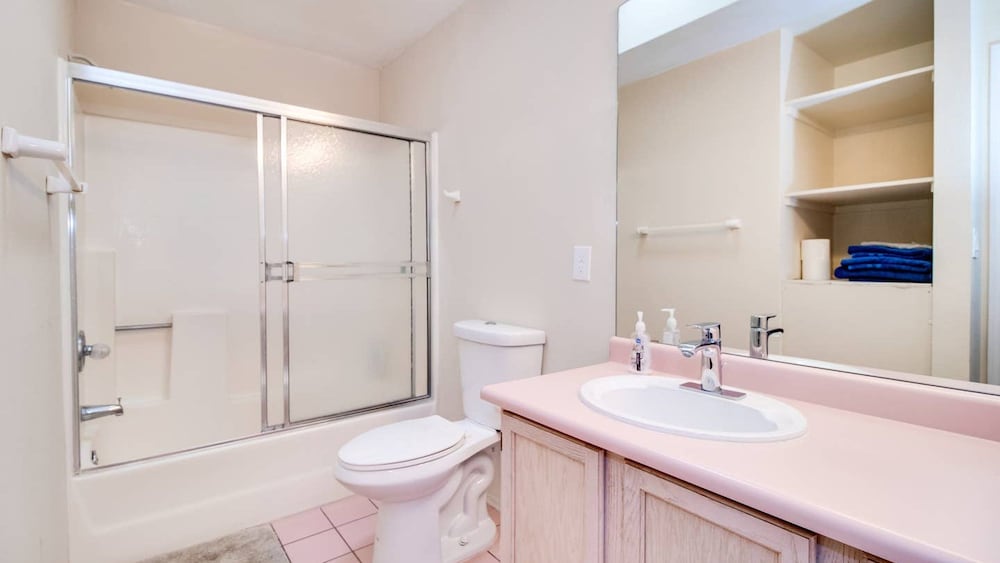 Фото North Phoenix 6 Bedroom With Guest House & Pool!