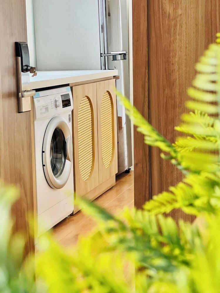 Фото IRest Orange Tay Ho Lakeside Apartment