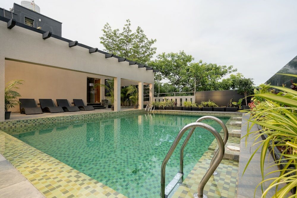 Фото Lazdana Hotel Bangalore