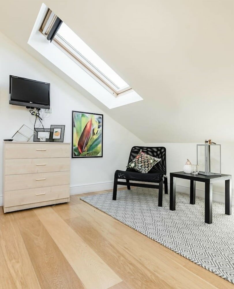 Фото Cosy 1 bedroom in Belsize Park