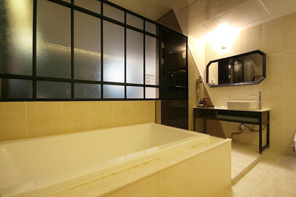 Фото Busan Deokcheon 2heaven