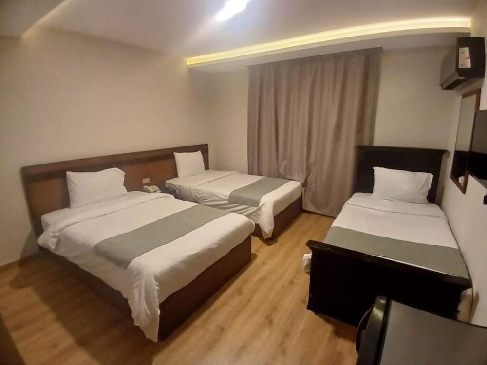 Фото Miramar Evergreen Hotel