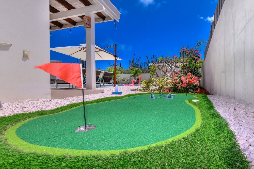 Фото New Listing Stunning Island Getaway With Pool!