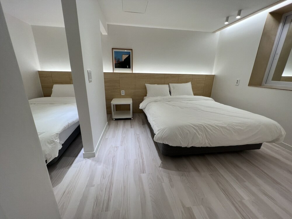 Фото World House