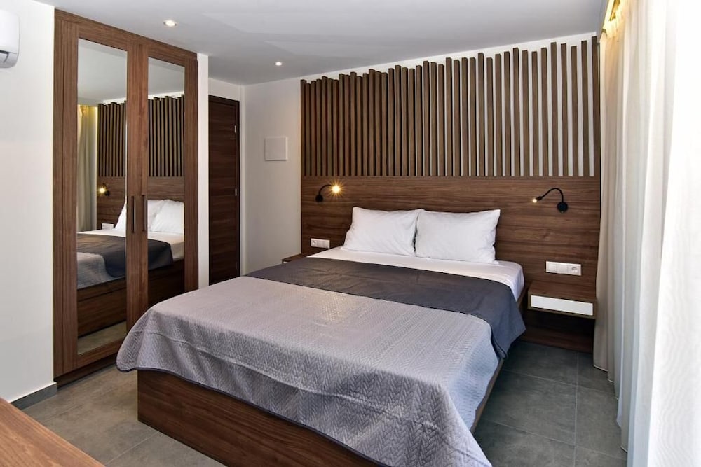 Фото Eutopia Hotel