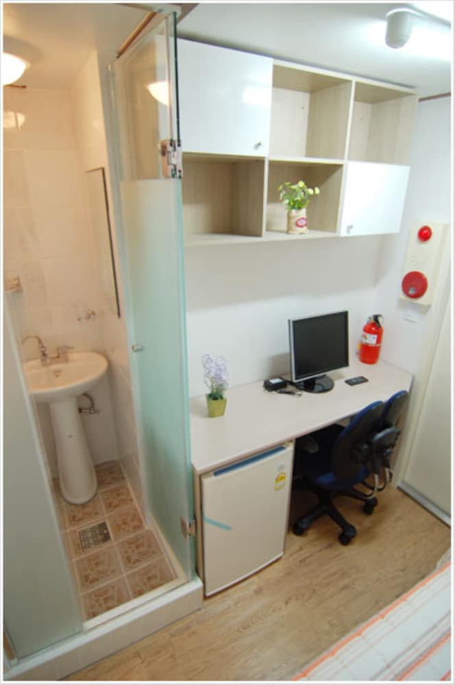 Фото Apple House