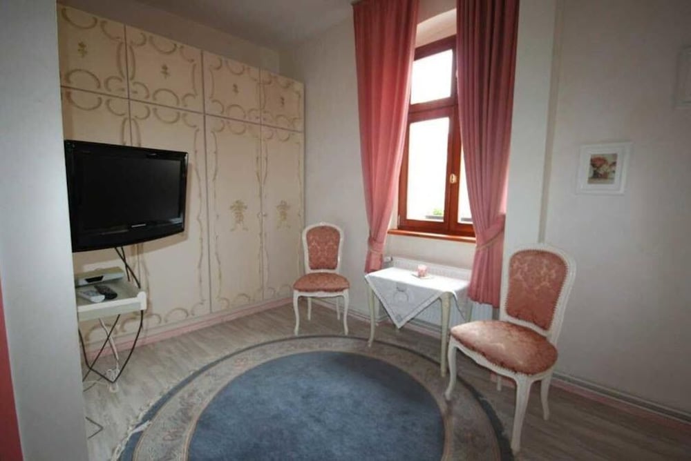 Фото Cour De Berlin