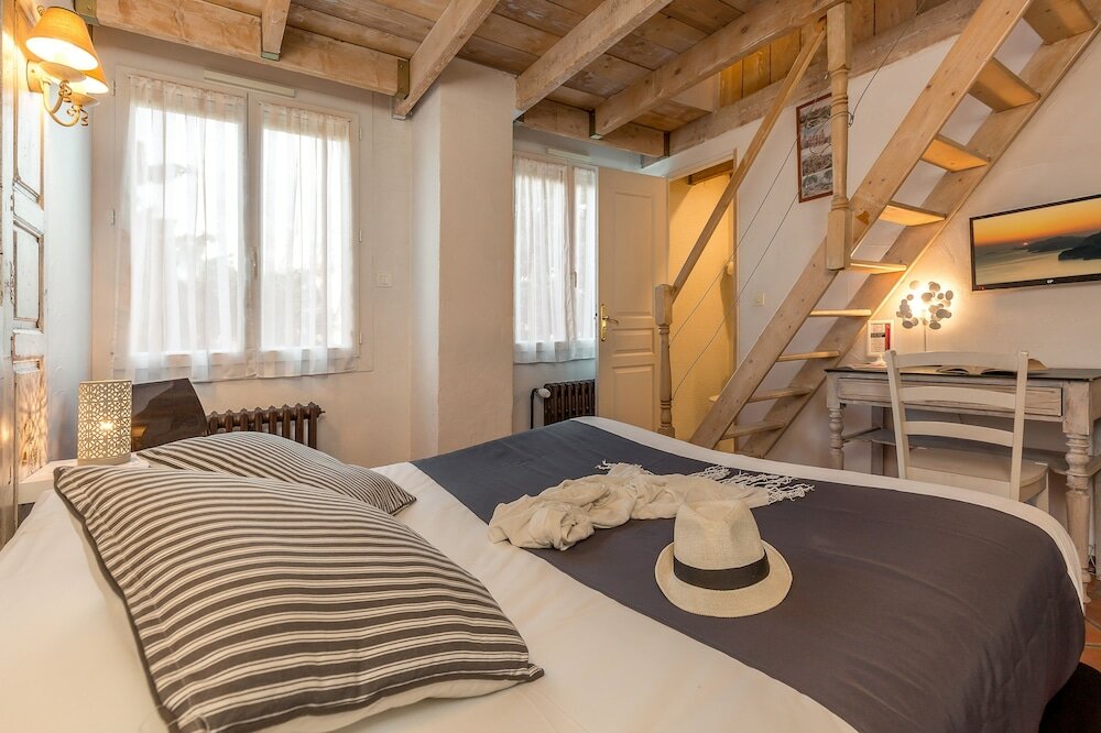 Фото The Originals Boutique, Clair Hôtel, Martigues