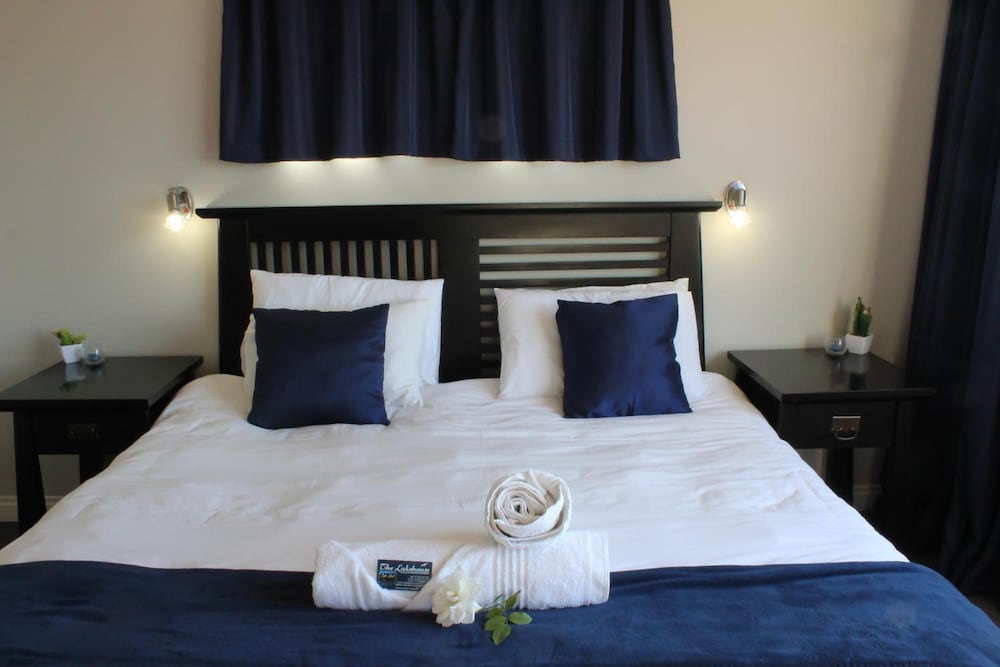 Фото The Lakehouse Guest House