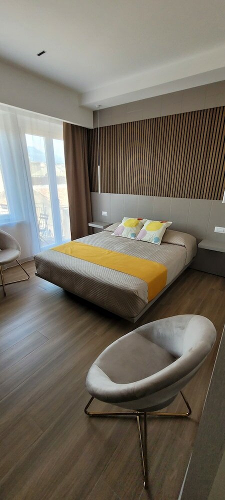 Фото Th Luxury Central