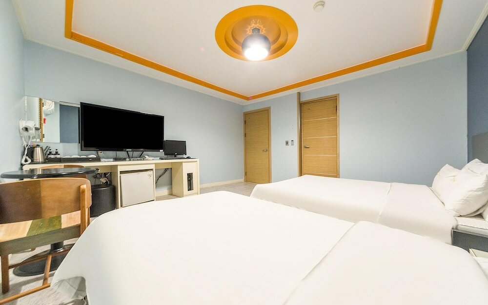 Фото Yeosu Hotel Sixty