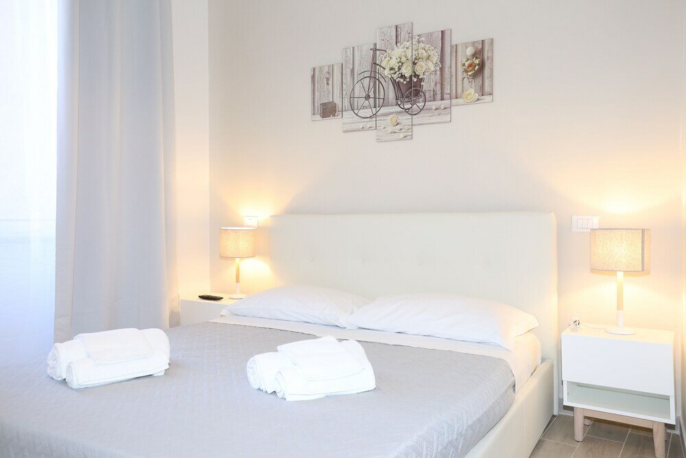 Фото Unique Luxury Apartment and Rooms