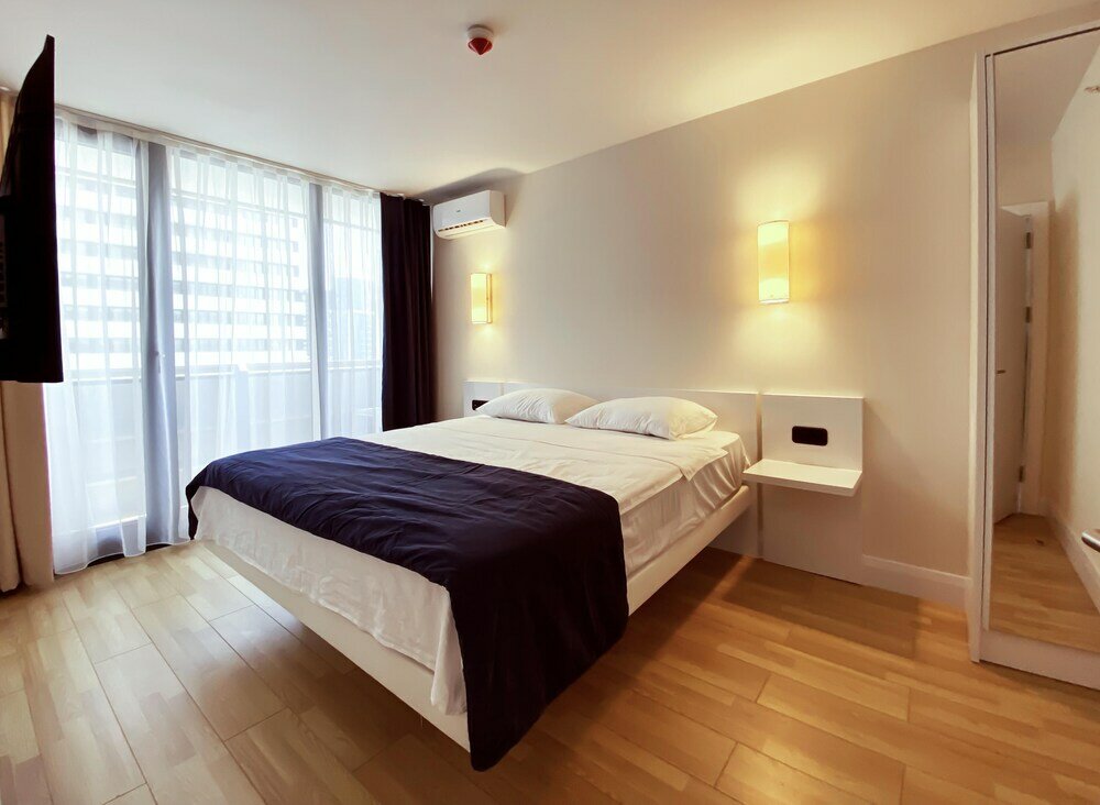 Фото Двухкомнатные апартаменты Orbi City, 27 этаж, вид на горы и море	