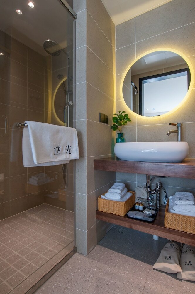 Фото Hangzhou Backlighting Inn