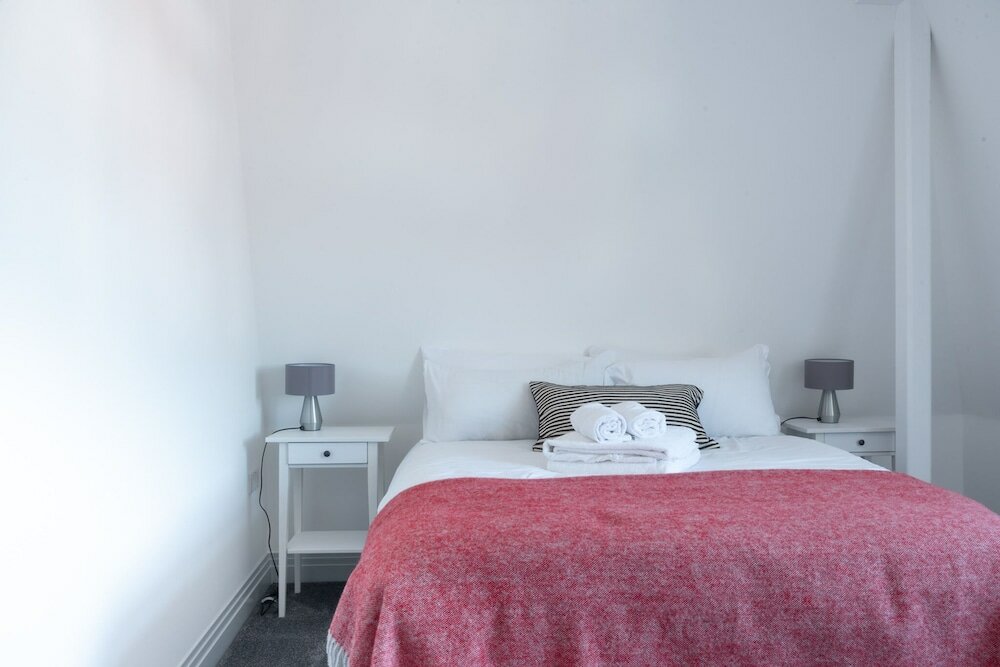 Фото Brand new 2 bed flat with Amazing Views