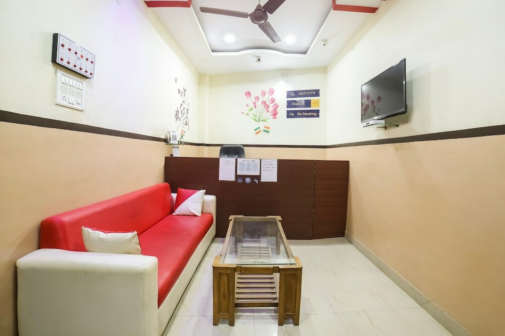 Фото Spot On 45291 Bharat Lodge