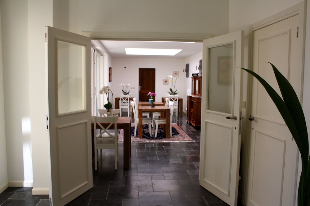 Фото The Townhouse Bed & Breakfast