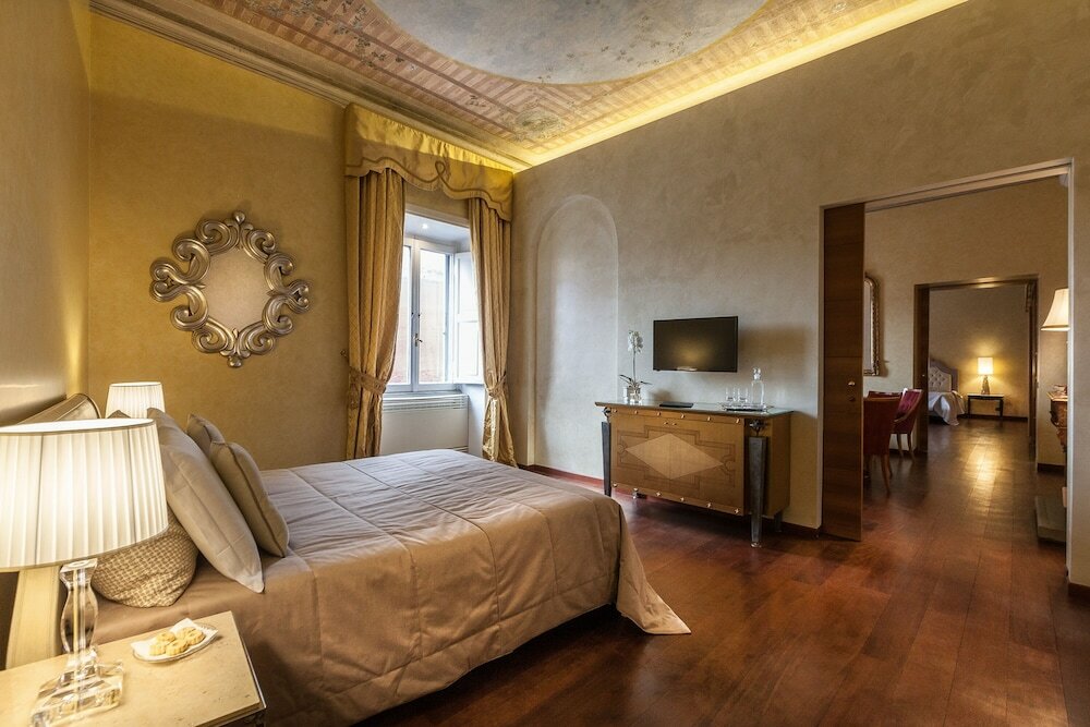 Фото Prestigious Apartment Piazza Navona