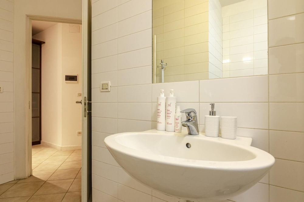 Фото Appartamento A Pochi Passi Da Palazzo Pallavicini