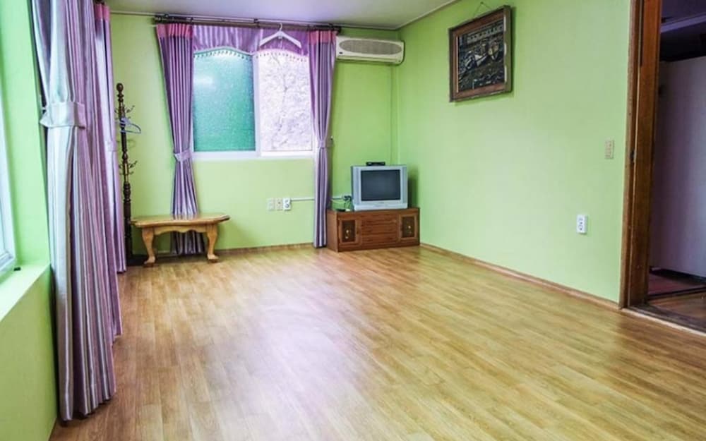 Фото Yeosu Hayanjeongwon Pension