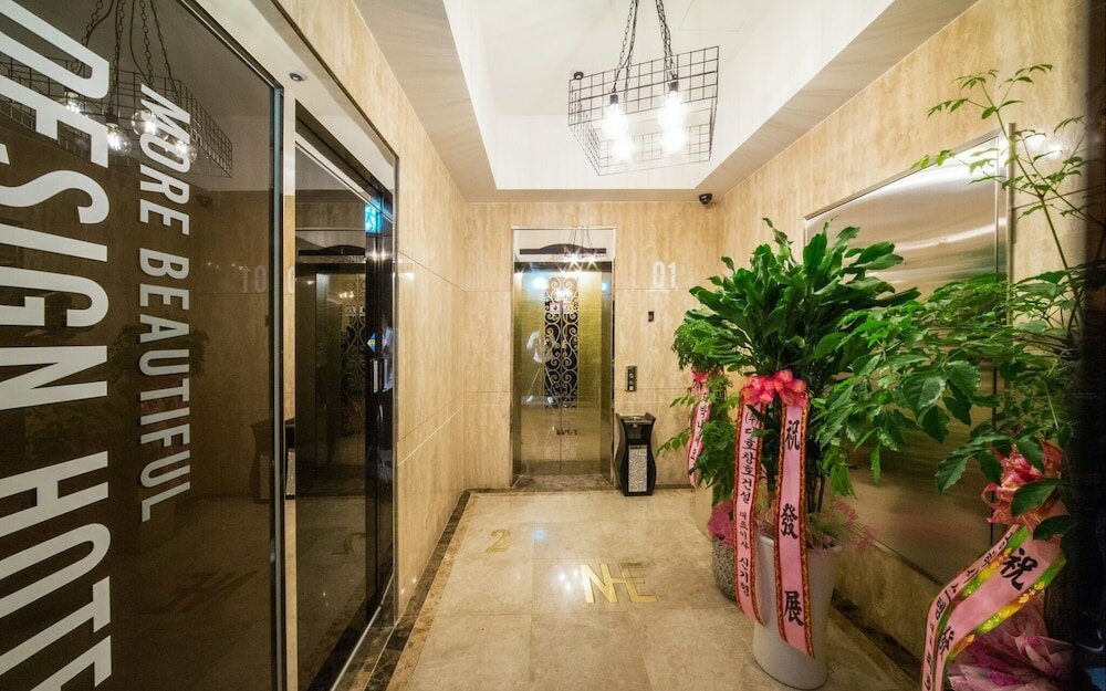 Фото Design Hotel 2ne1 Jukdo Market Pohang