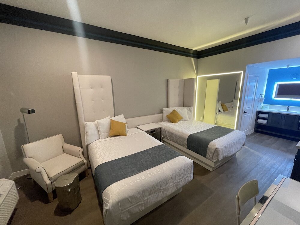 Фото Aspire Inn Studios & Spas