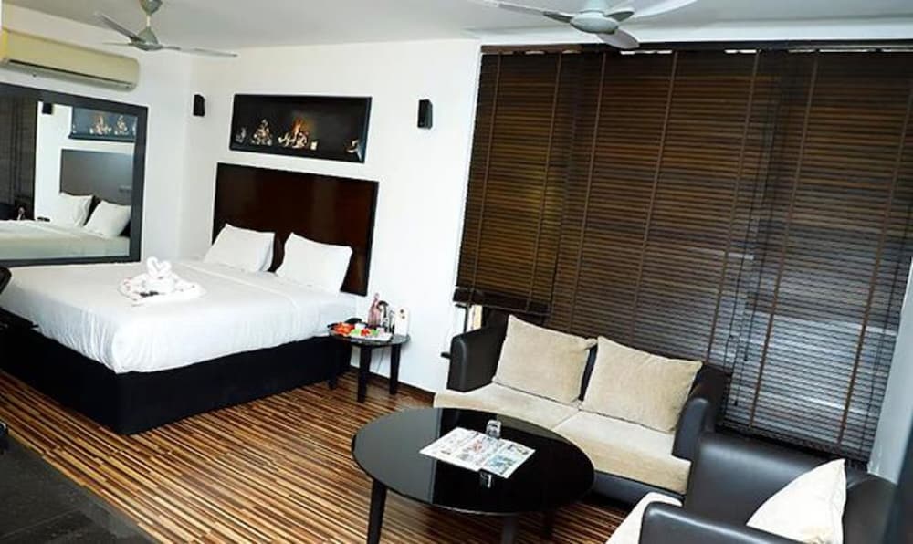 Фото Fabhotel Skyry II