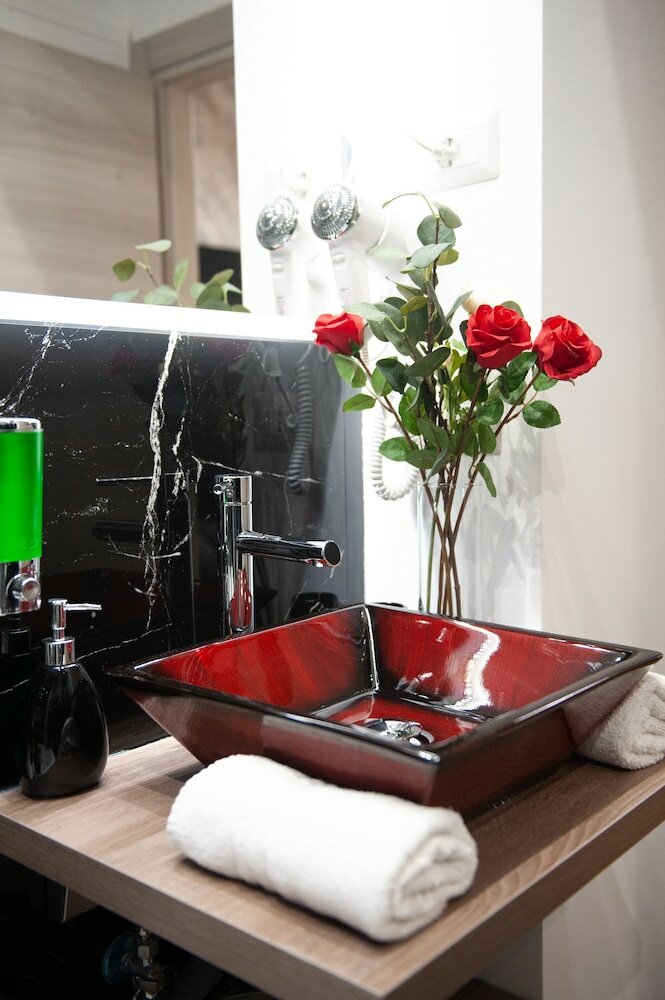 Фото Navona Rooms with Hot Tub