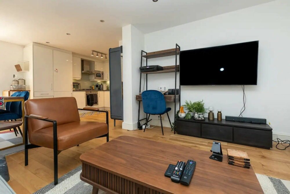 Фото Modern & Spacious 2bd Flat - Westbourne Park