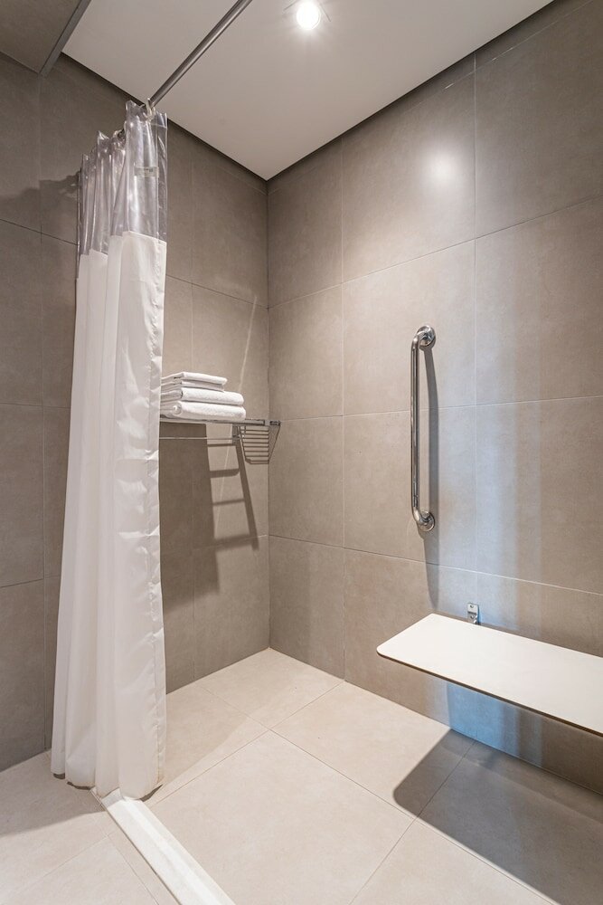 Фото Charlie Alphaville