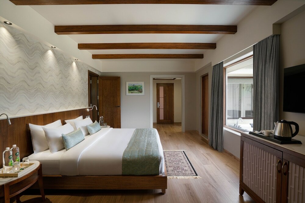 Фото Whistling Woodzs Resort