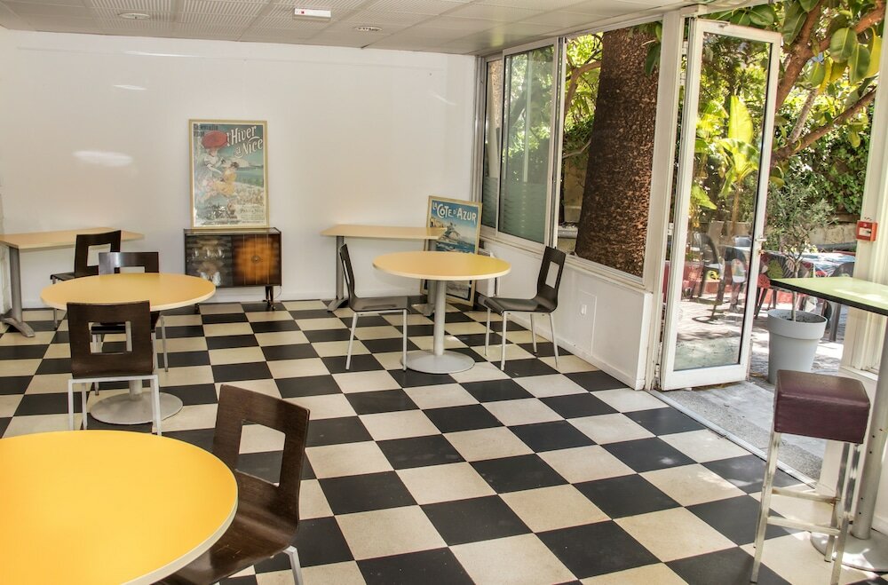 Фото Auberge de Jeunesse Hi Nice - Les Camélias