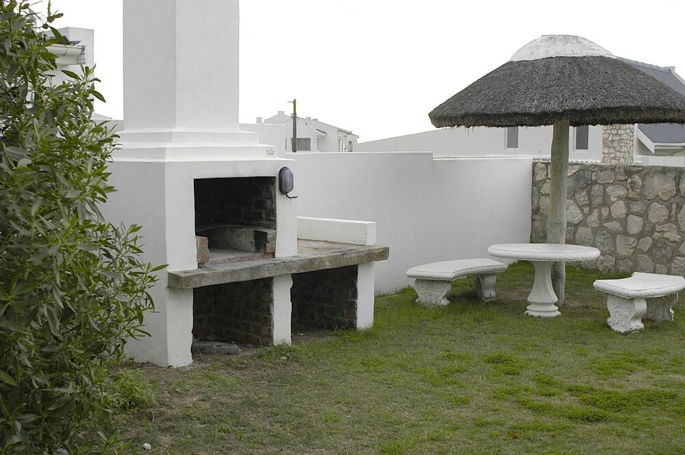 Фото Arniston Seaside Cottages