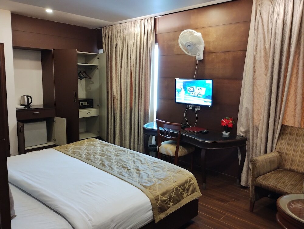 Фото Hotel Wti Airport