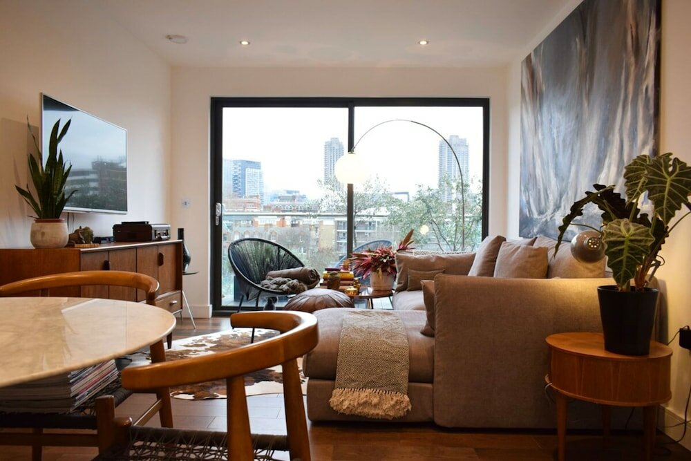Фото Contemporary 1 Bedroom Flat With Stunning London View