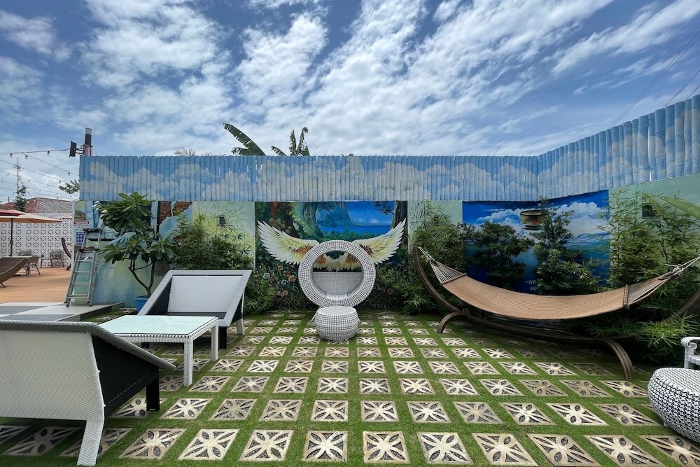 Фото Oyo 997 Attic Capsule Hotel