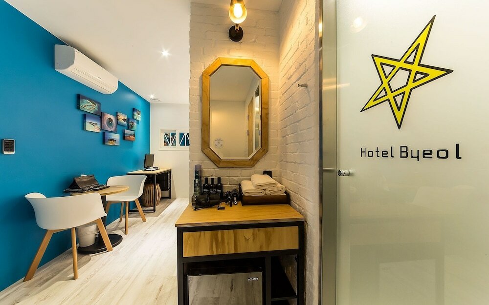 Фото Anyang Beomgye Byeol Hotel