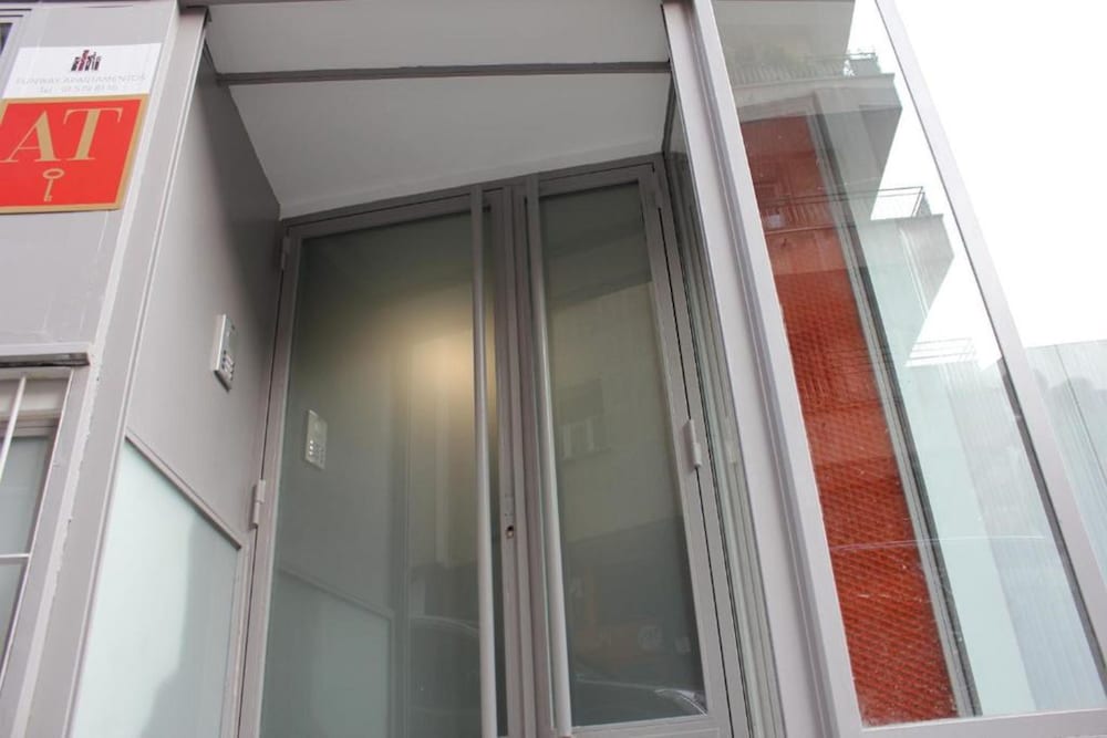 Фото Apartamentos Funway Hostel