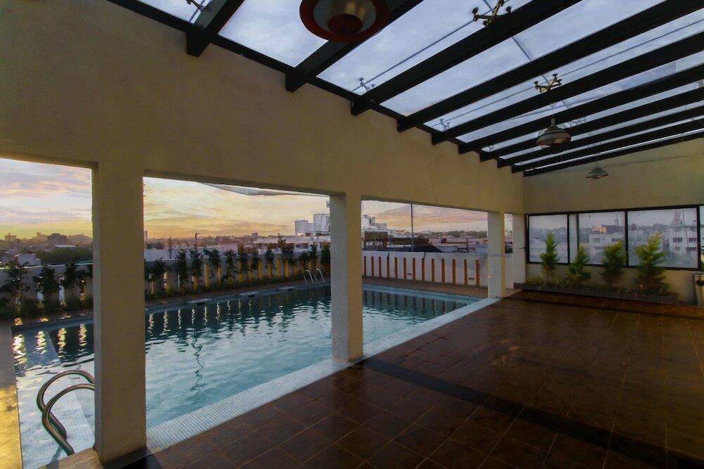 Фото White Canvas Hotel