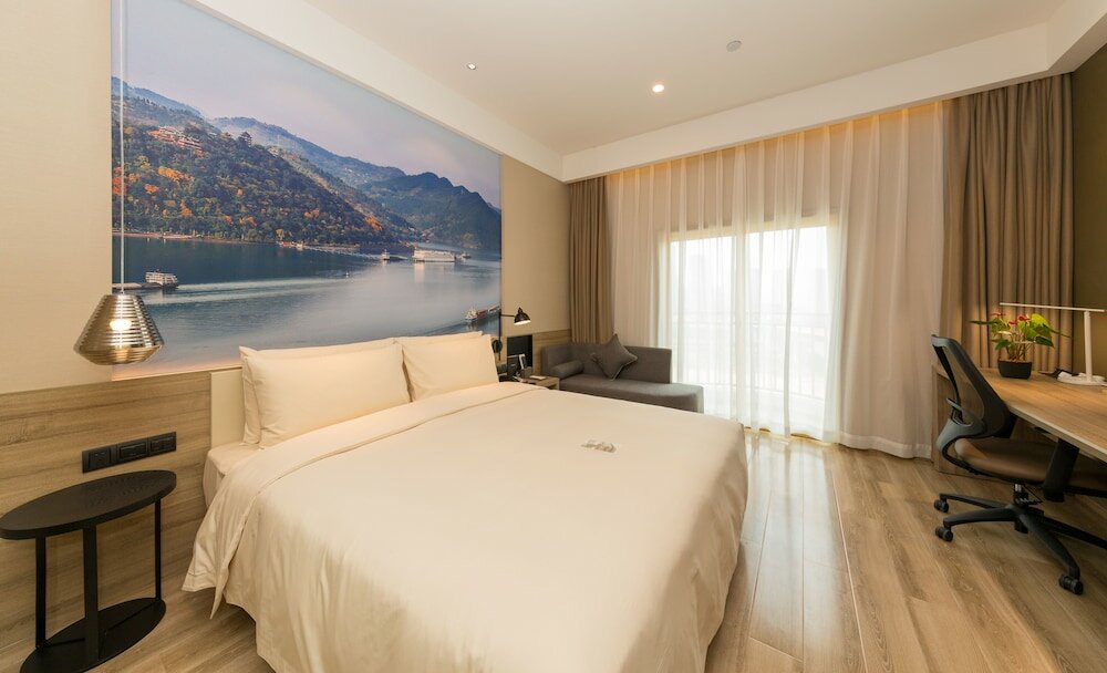 Фото Atour Hotel Hongyadong Riverside Chongqing