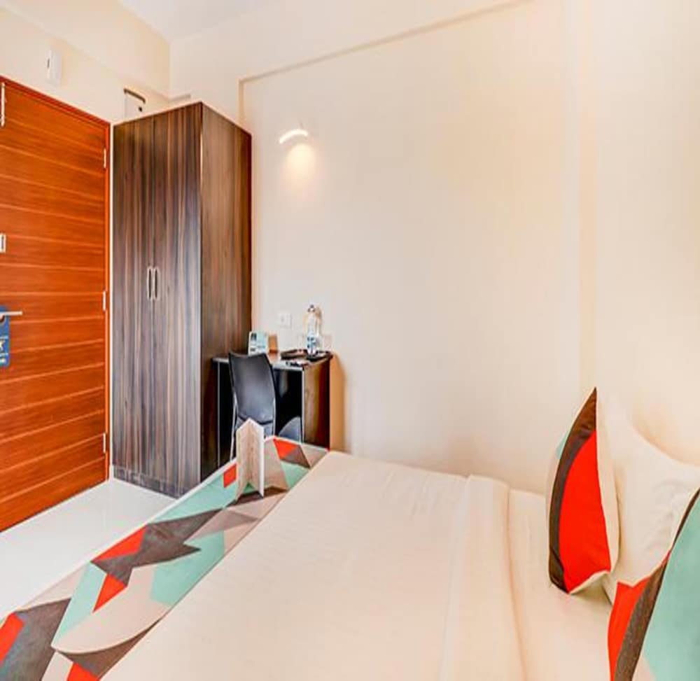 Фото Fabhotel Bsr Inn