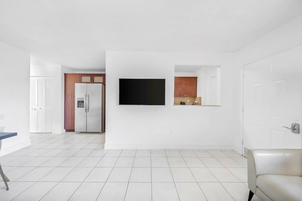 Фото Waterfront One-Bedroom Apt