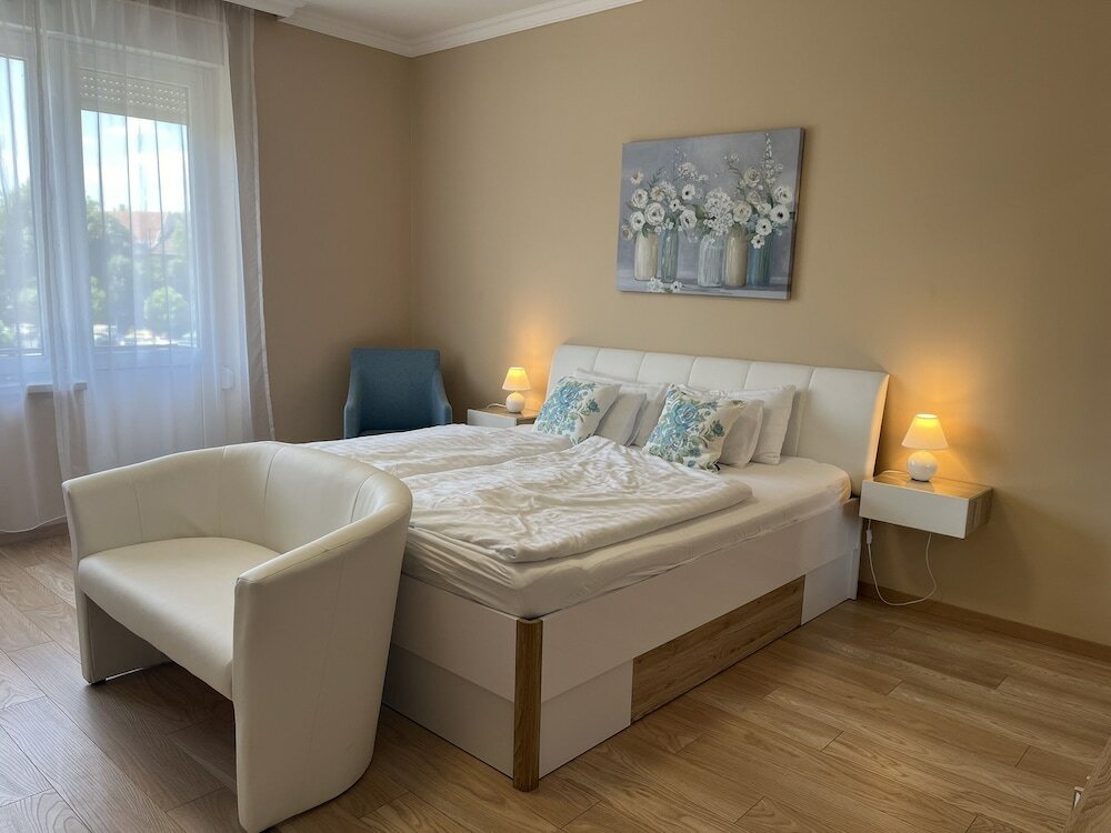 Фото Camille Apartments